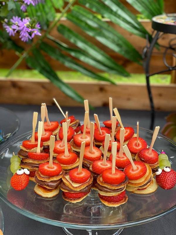 Minipannkoogid pulga otsas maasika ja nutellaga