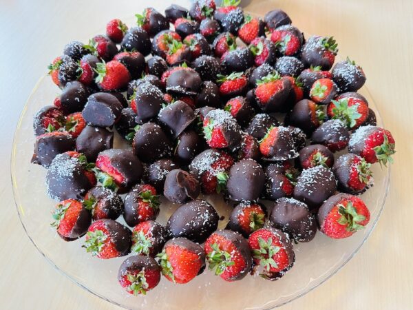 Maasikad šokolaadis + kultuurmustikad (2 kg vaagen)